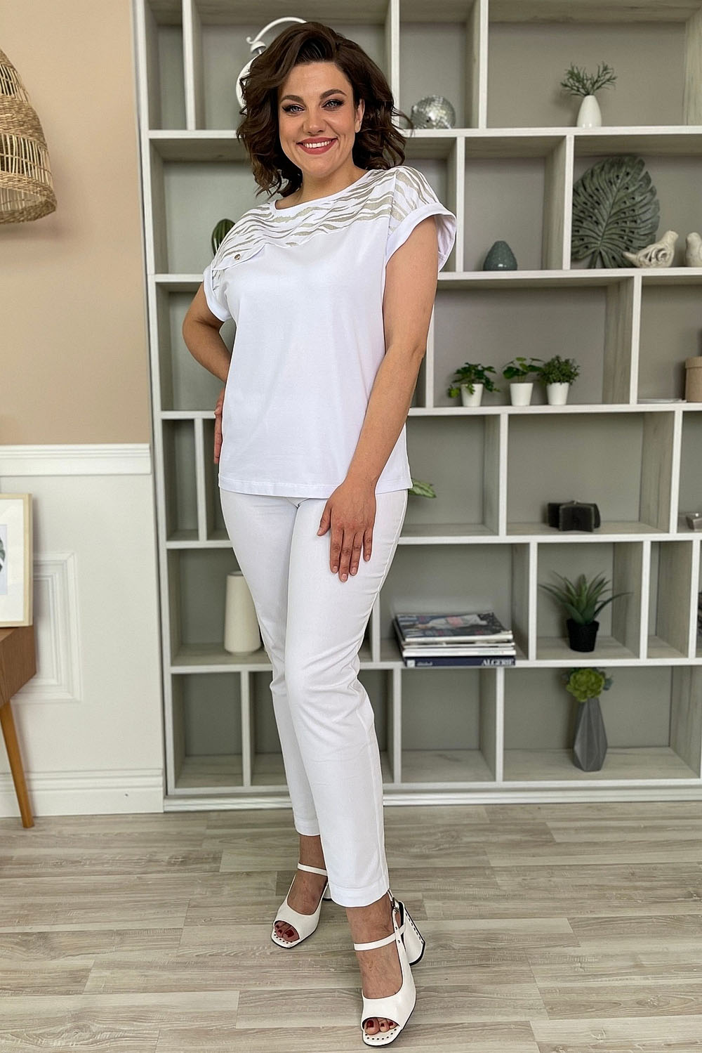 https://prata.fashion/wp-content/uploads/foto/2135_белый/2135_белый_01.jpg
