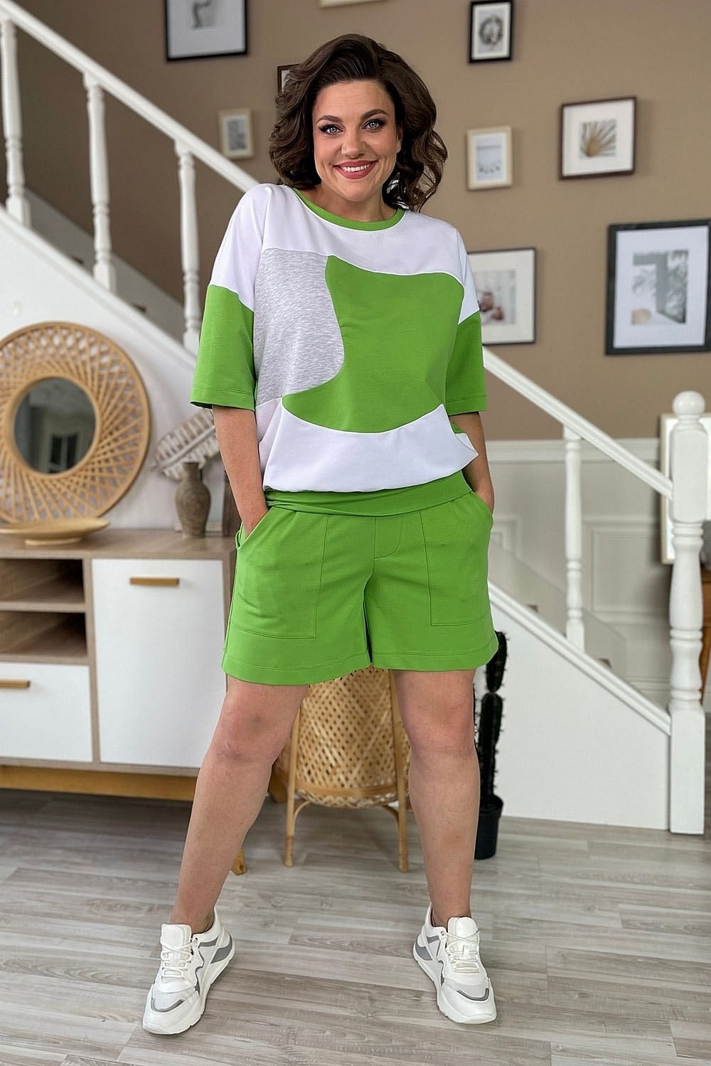 https://prata.fashion/wp-content/uploads/foto/2137_зеленый/2137_зеленый_01.jpg
